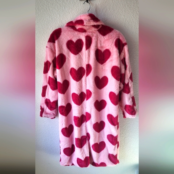 Buddy Love Zoey Oversized Faux Fur Coat in Blossom pink heart print NWT - Picture 7 of 10